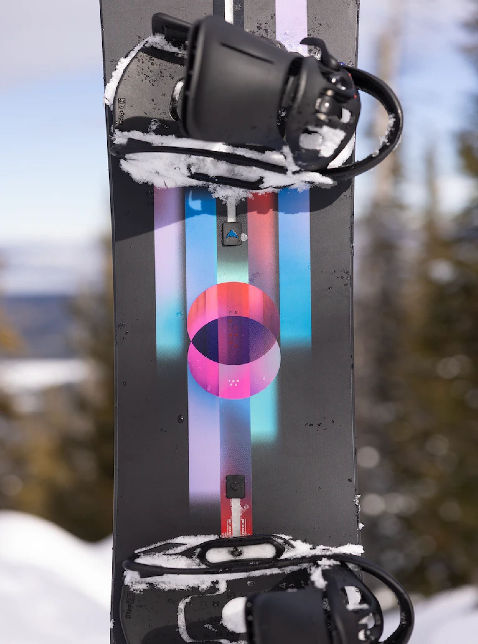 Burton Women's Feelgood Flying V Snowboard 2025 – Dreamruns.com