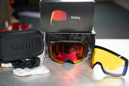 Smith 4D MAG Low Bridge Fit Snow Goggle (Black / ChromaPop Everyday Red Mirror , One Size) - OpenBox - Smith Snow Goggles