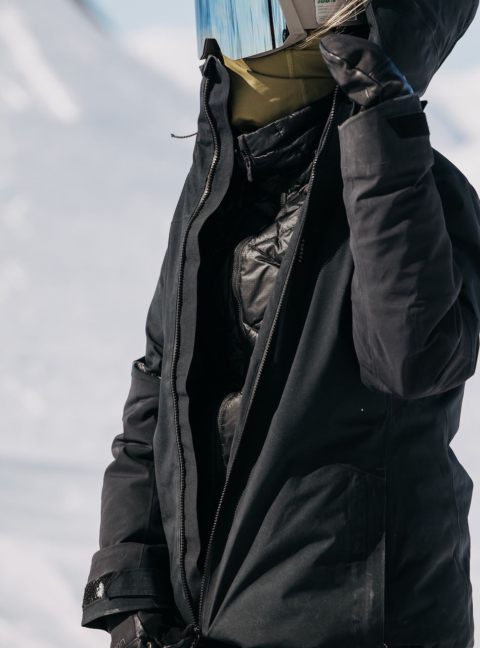 Women's Burton [ak] Embark GORE-TEX 2L Jacket True Black Snow Jackets