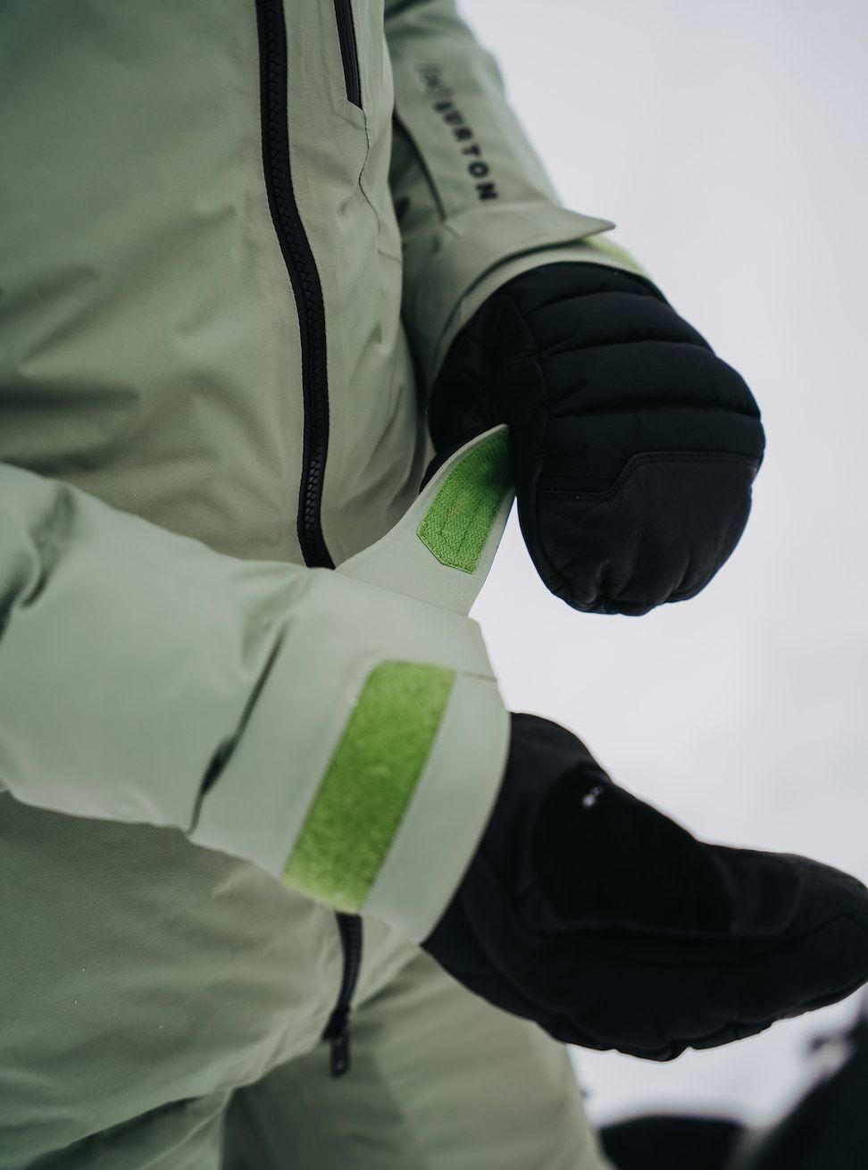 Women's Burton [ak] Embark GORE-TEX 2L Jacket Hedge Green Snow Jackets