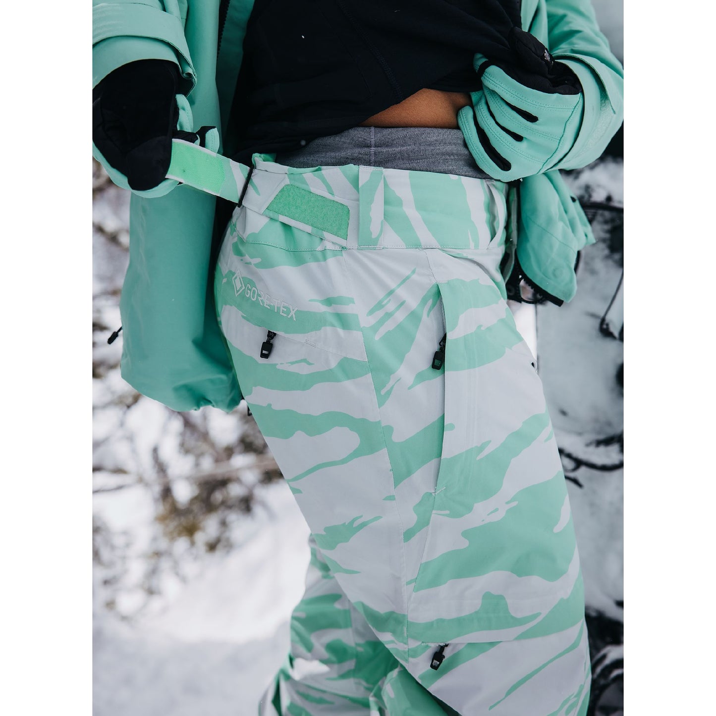 Women's Burton [ak] Summit GORE-TEX 2L Insulated Pants Oversized Zebra - Burton Snow Pants